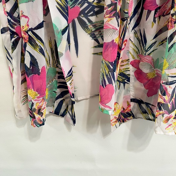 Kimono by Kaktus pink white NWOT, white floral print sz L.  Over up, Robe. - Picture 4 of 14